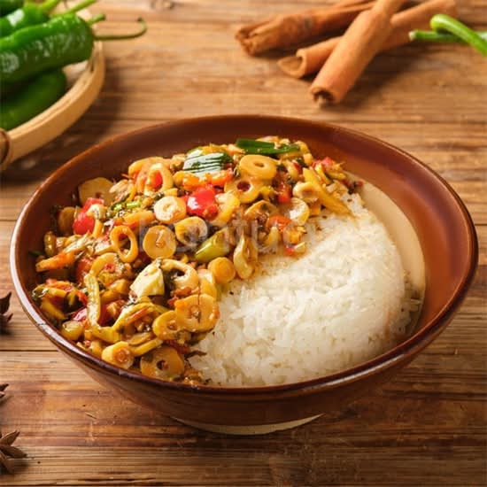 酸菜小筍肉末盖码饭 Minced Pork with Bamboo Shoots GAIMA Rice Bowl